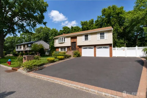 22 Sherwood Lane