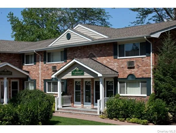 10 Westgate Drive #FA15 Bohemia, NY 11716