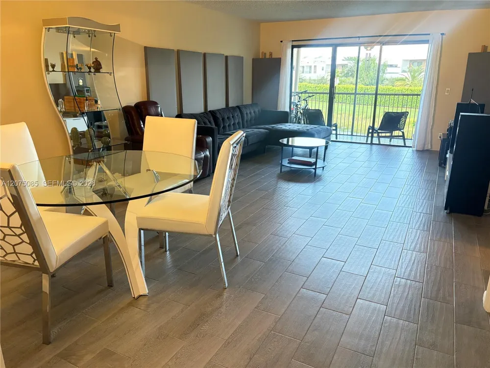 16471 Blatt Blvd #203 Weston, FL 33326