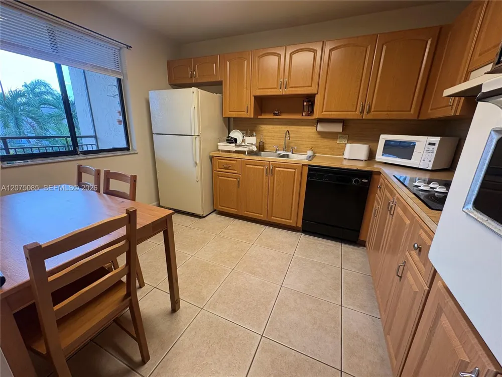 16471 Blatt Blvd #203 Weston, FL 33326