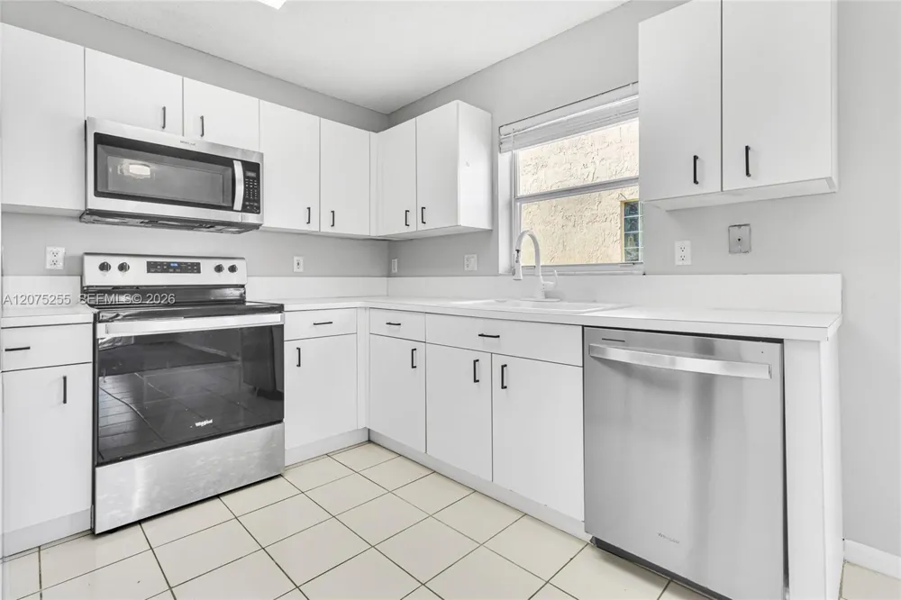 3884 NW 63rd Ter Coral Springs, FL 33067