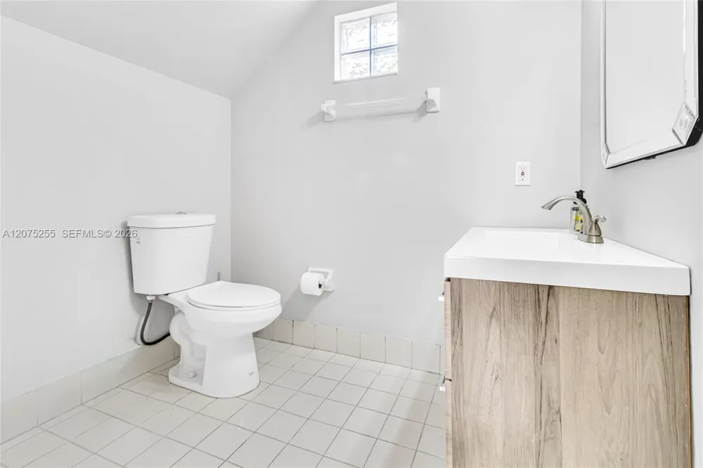 3884 NW 63rd Ter Coral Springs, FL 33067