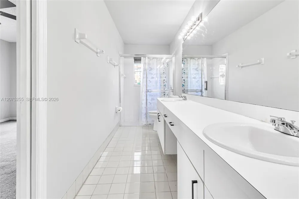 3884 NW 63rd Ter Coral Springs, FL 33067