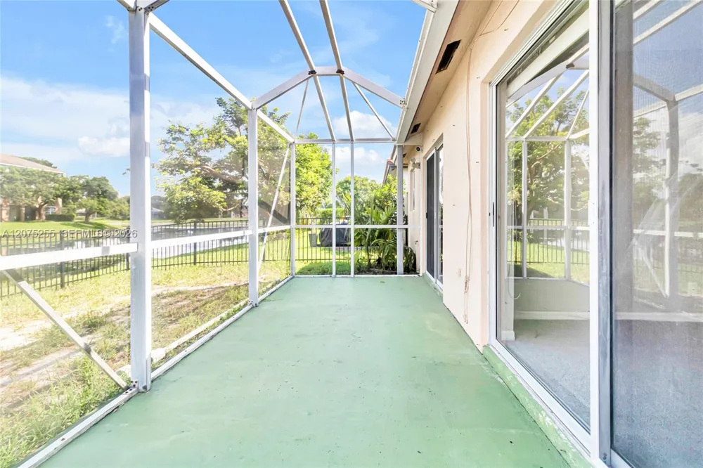 3884 NW 63rd Ter Coral Springs, FL 33067