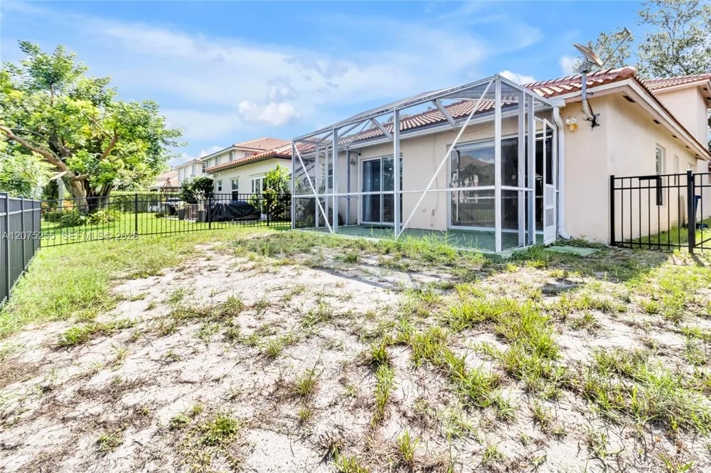 3884 NW 63rd Ter Coral Springs, FL 33067