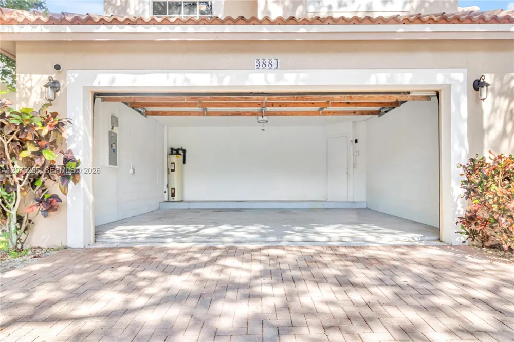 3884 NW 63rd Ter Coral Springs, FL 33067