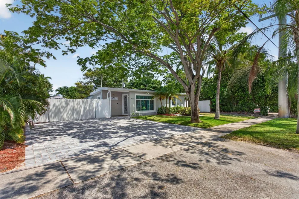 4520 NE 15TH AVENUE Pompano Beach, FL 33064