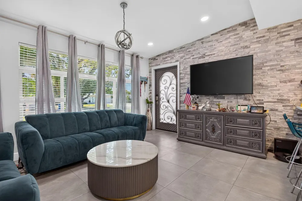 4520 NE 15TH AVENUE Pompano Beach, FL 33064