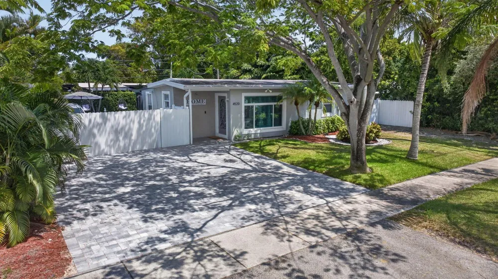 4520 NE 15TH AVENUE Pompano Beach, FL 33064