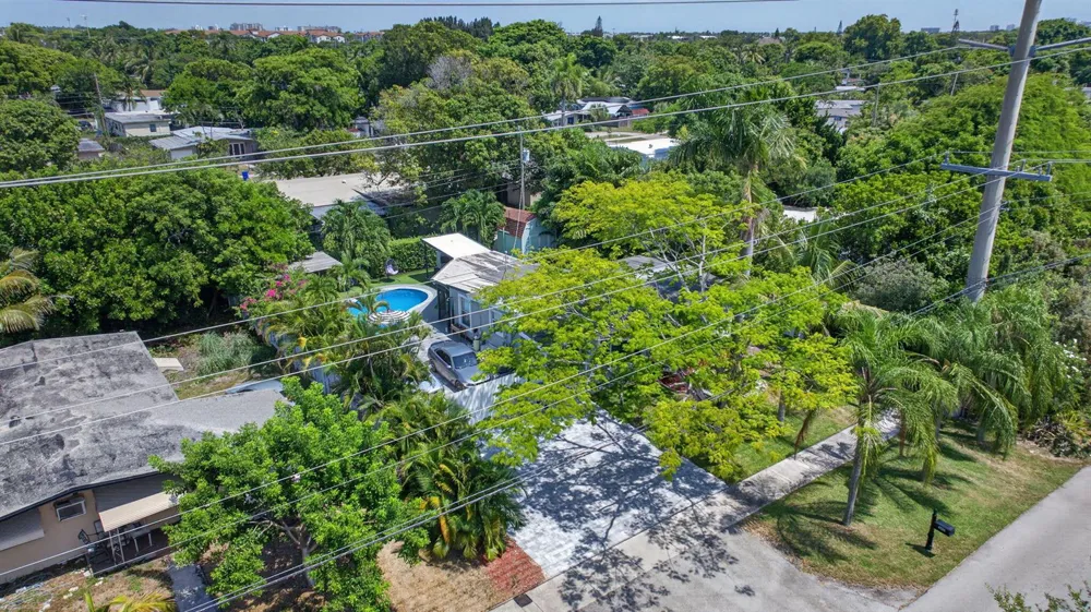 4520 NE 15TH AVENUE Pompano Beach, FL 33064
