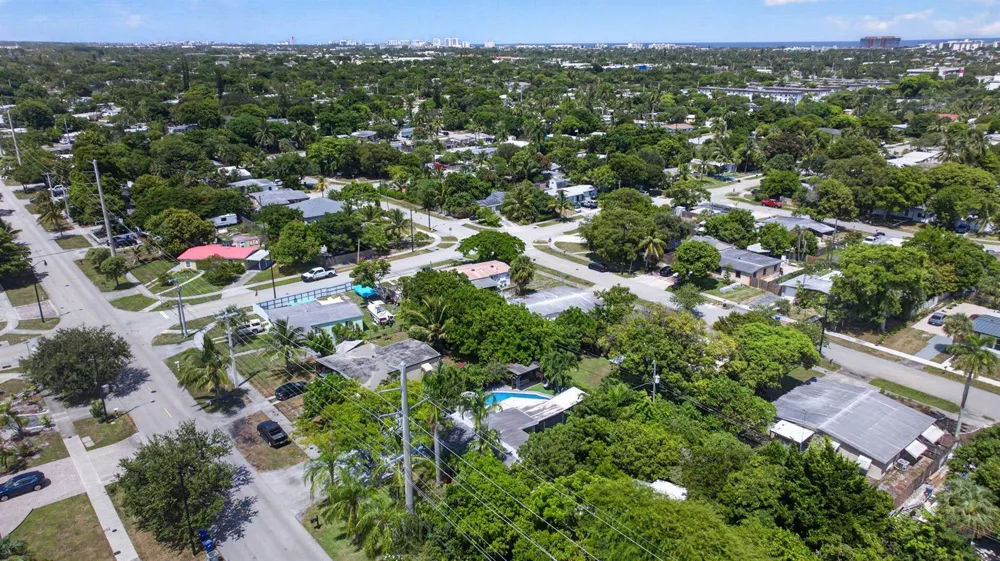 4520 NE 15TH AVENUE Pompano Beach, FL 33064