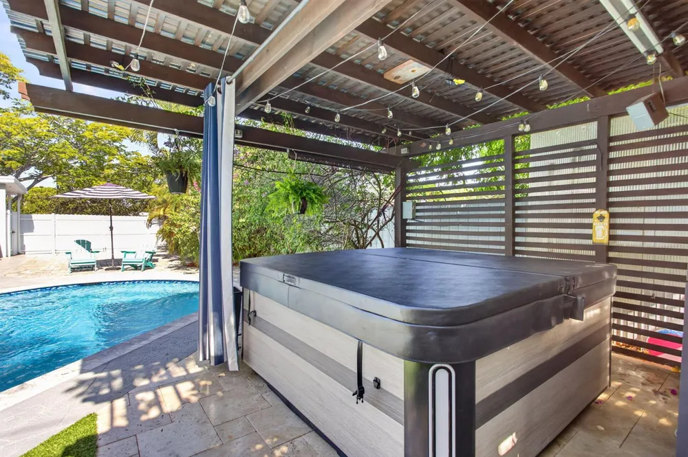 4520 NE 15TH AVENUE Pompano Beach, FL 33064