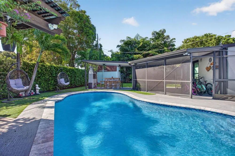 4520 NE 15TH AVENUE Pompano Beach, FL 33064
