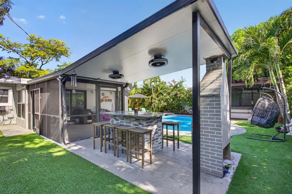 4520 NE 15TH AVENUE Pompano Beach, FL 33064