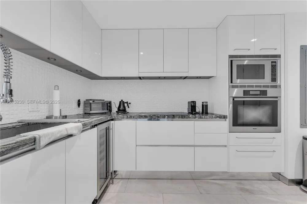 17001 Collins Ave #4102 Sunny Isles Beach, FL 33160