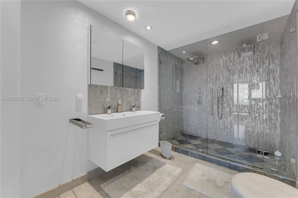 17001 Collins Ave #4102 Sunny Isles Beach, FL 33160