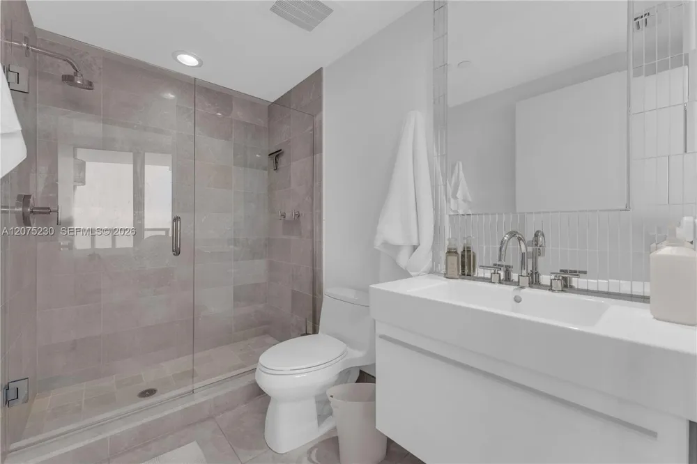 17001 Collins Ave #4102 Sunny Isles Beach, FL 33160