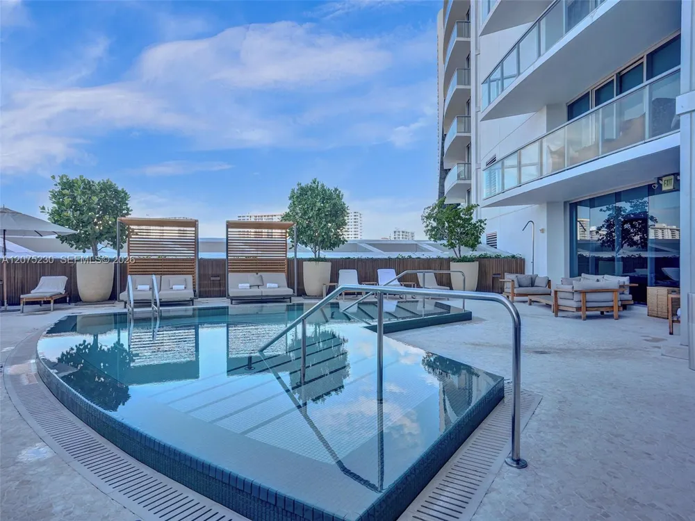 17001 Collins Ave #4102 Sunny Isles Beach, FL 33160