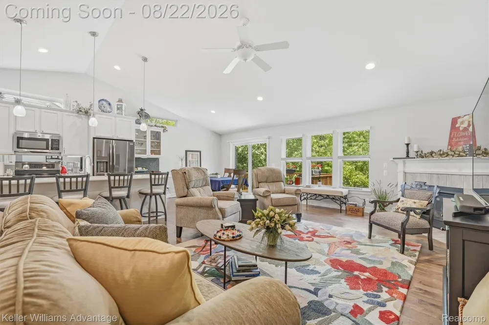 1917 Egret Pointe Genoa Township, MI 48843
