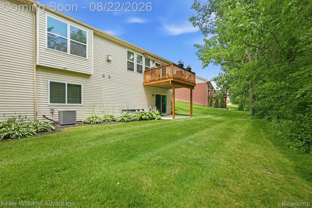 1917 Egret Pointe Genoa Township, MI 48843