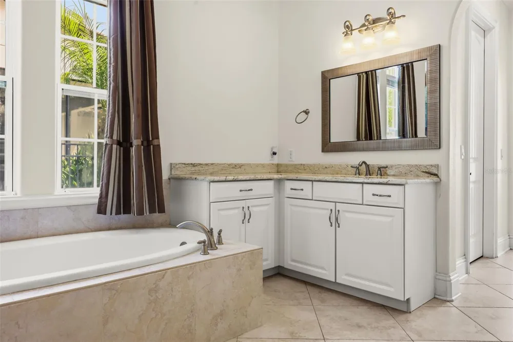 12417 MONTALCINO CIRCLE Windermere, FL 34786