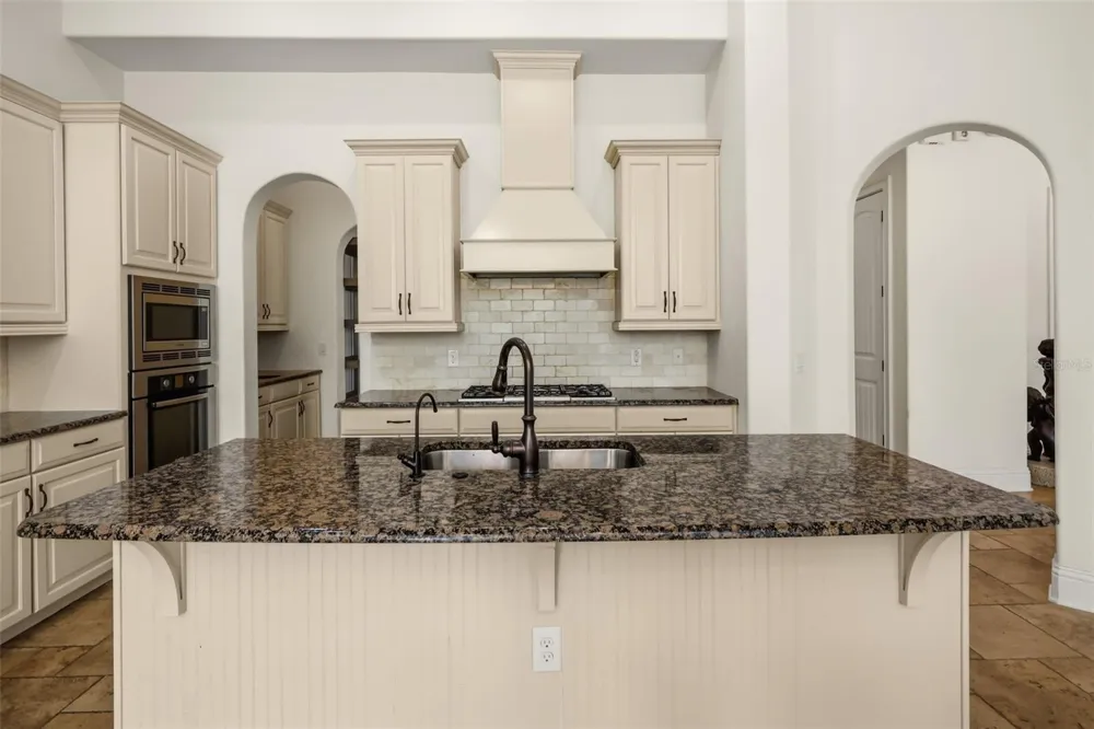 12417 MONTALCINO CIRCLE Windermere, FL 34786