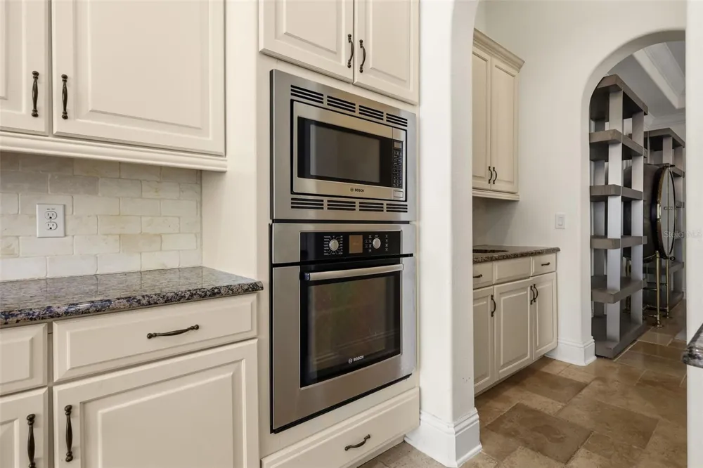 12417 MONTALCINO CIRCLE Windermere, FL 34786