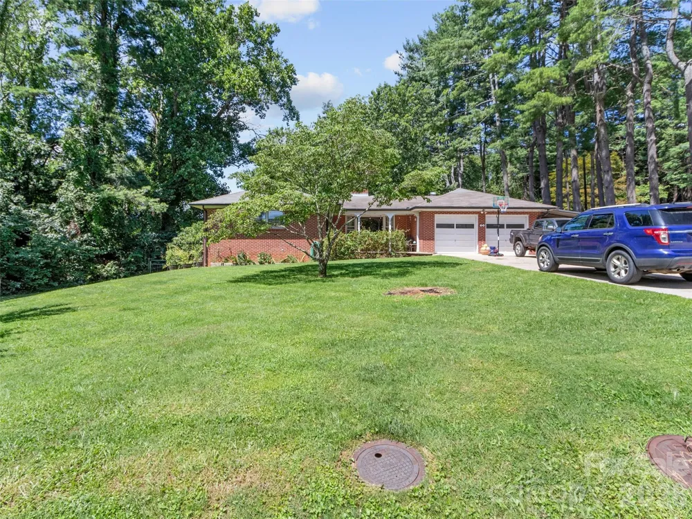 38 Crowell Road Asheville, NC 28806