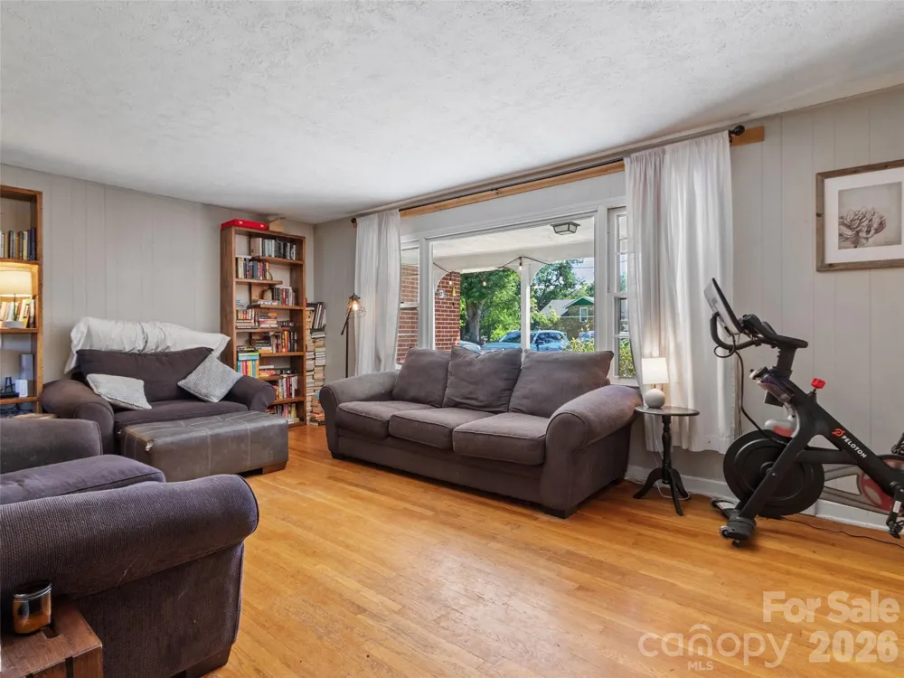 38 Crowell Road Asheville, NC 28806