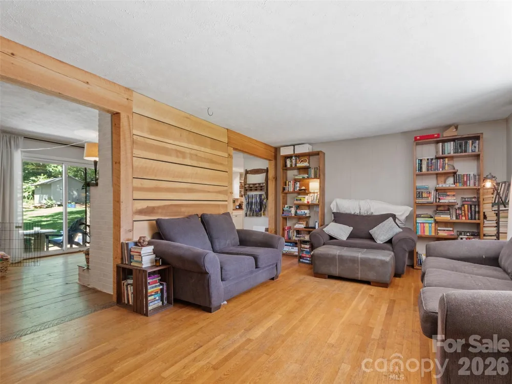 38 Crowell Road Asheville, NC 28806