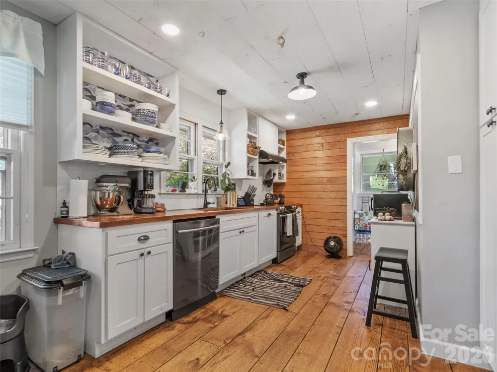 38 Crowell Road Asheville, NC 28806