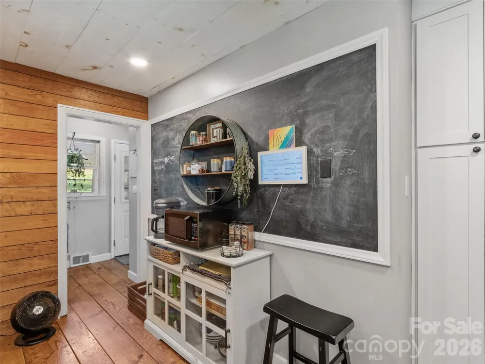 38 Crowell Road Asheville, NC 28806