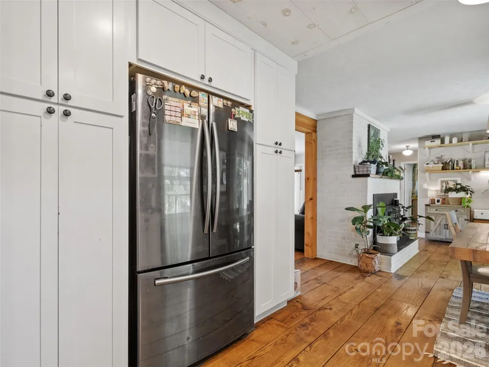 38 Crowell Road Asheville, NC 28806