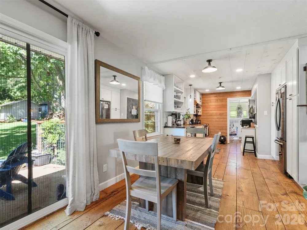 38 Crowell Road Asheville, NC 28806