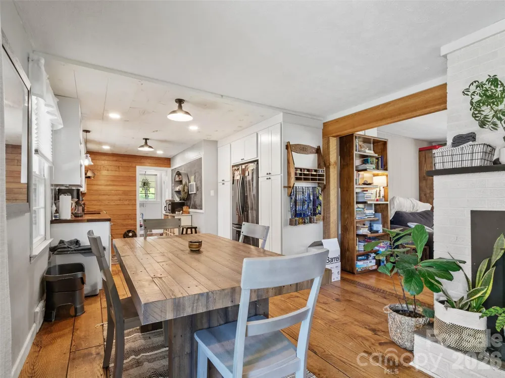 38 Crowell Road Asheville, NC 28806