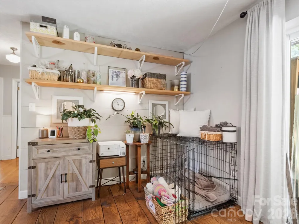 38 Crowell Road Asheville, NC 28806