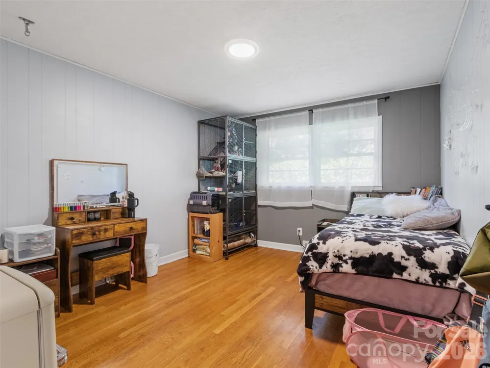 38 Crowell Road Asheville, NC 28806