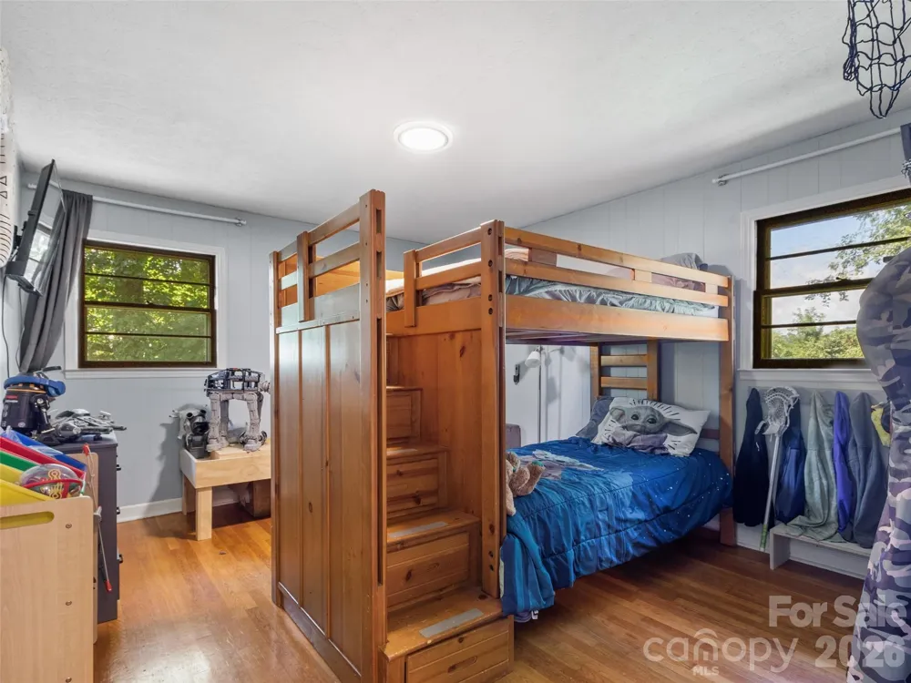 38 Crowell Road Asheville, NC 28806