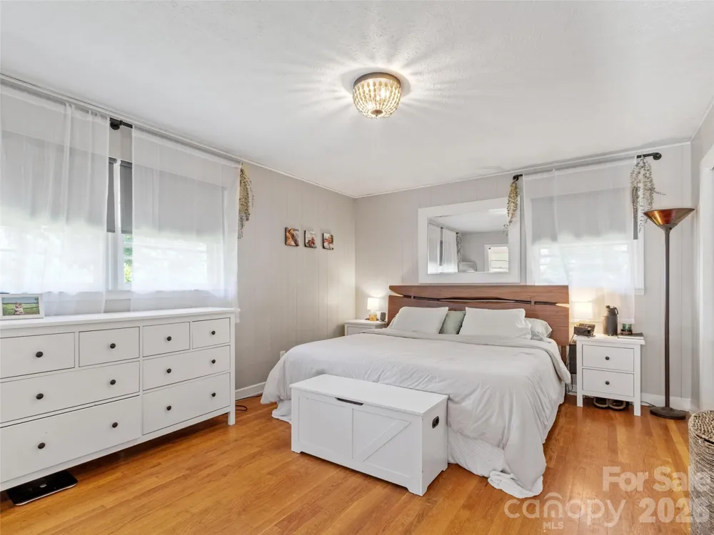 38 Crowell Road Asheville, NC 28806