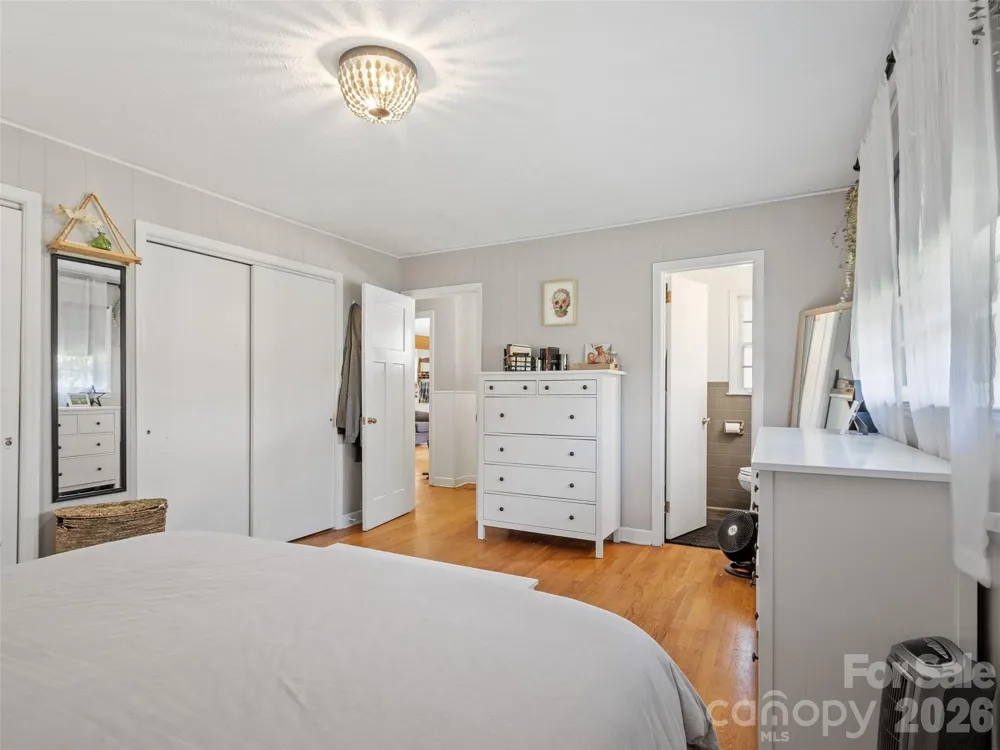 38 Crowell Road Asheville, NC 28806