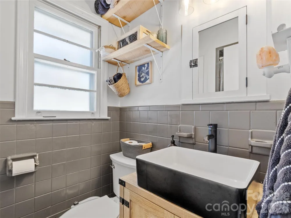 38 Crowell Road Asheville, NC 28806