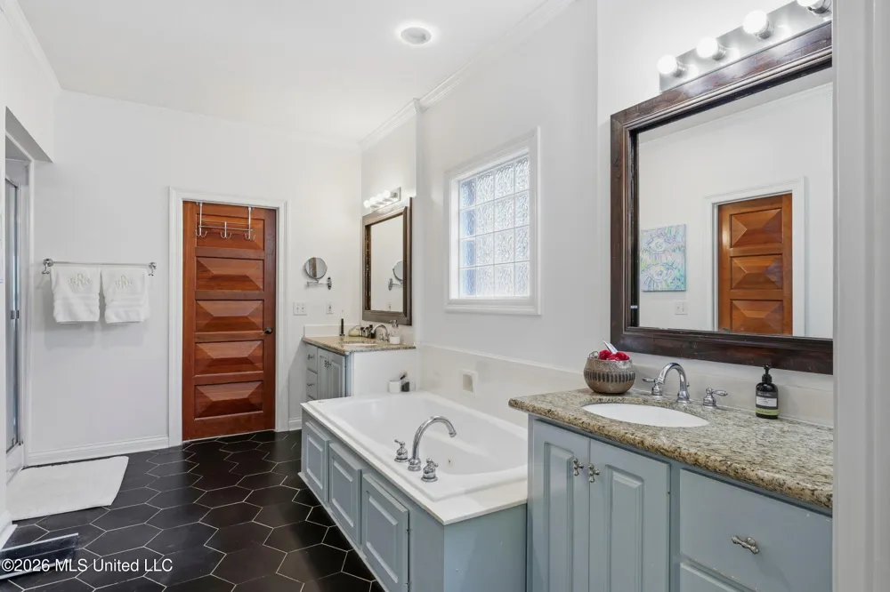 369 Pinewood Lane Ridgeland, MS 39157