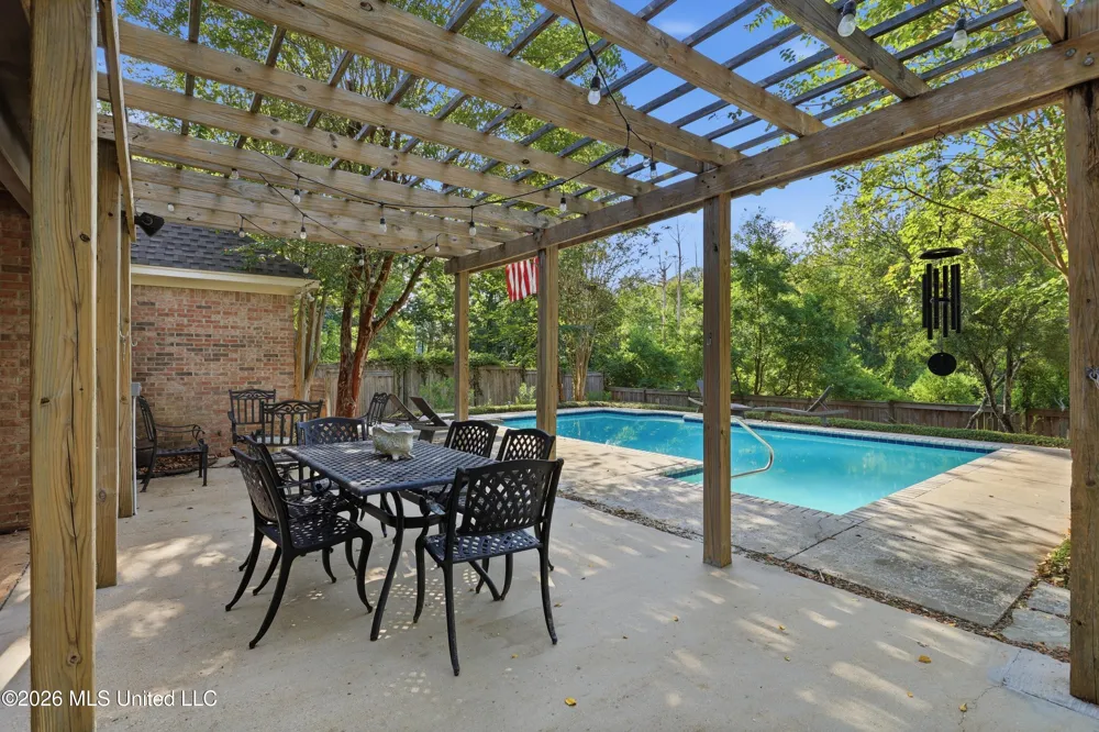 369 Pinewood Lane Ridgeland, MS 39157