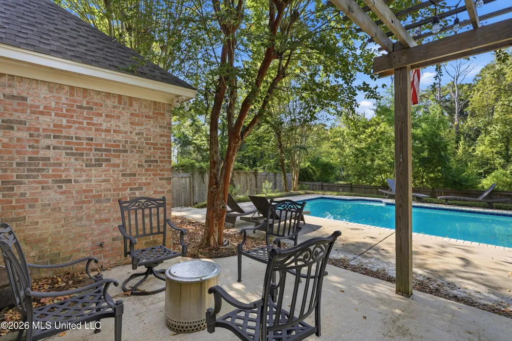 369 Pinewood Lane Ridgeland, MS 39157