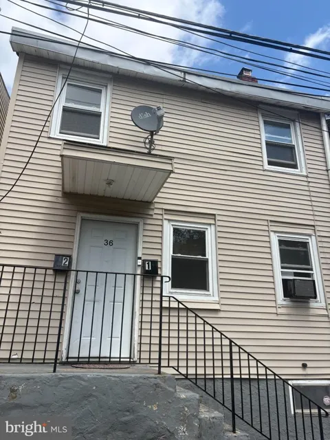 36 MIDDLE ROSE STREET #2