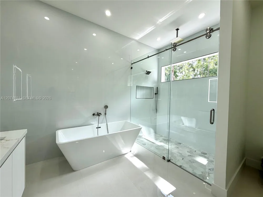 2514 56th Ave NE Naples, FL 34120