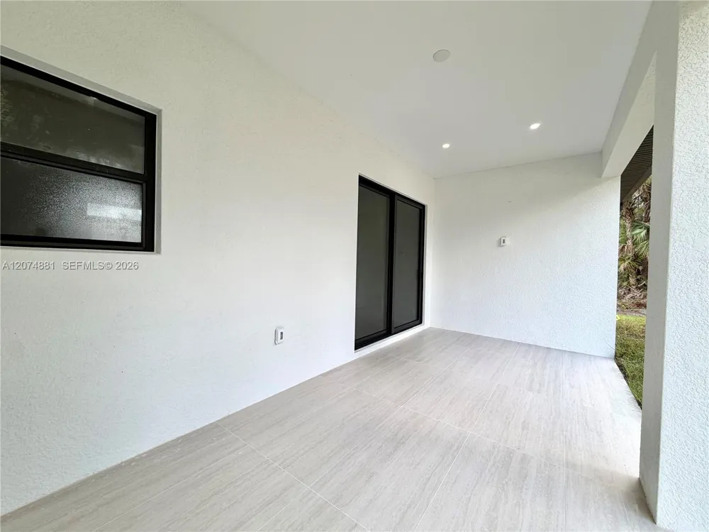 2514 56th Ave NE Naples, FL 34120