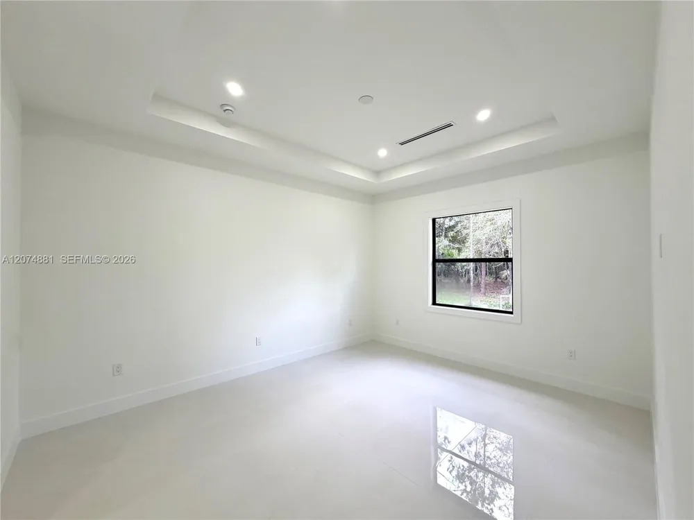 2514 56th Ave NE Naples, FL 34120