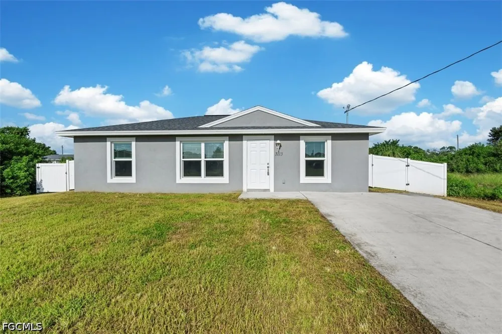 Pebble Lane Labelle, FL 33935