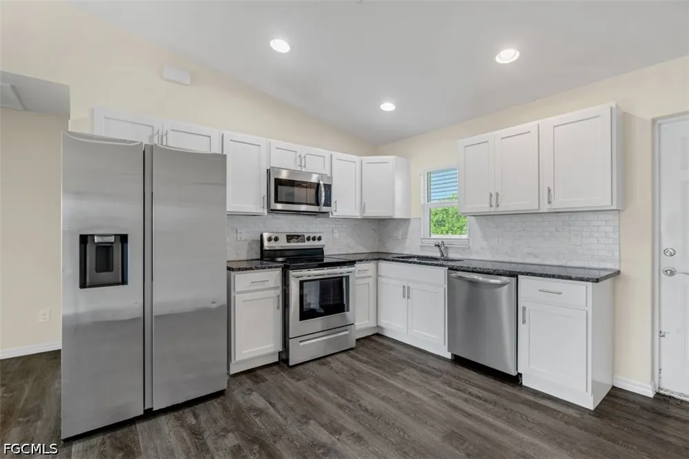 Pebble Lane Labelle, FL 33935